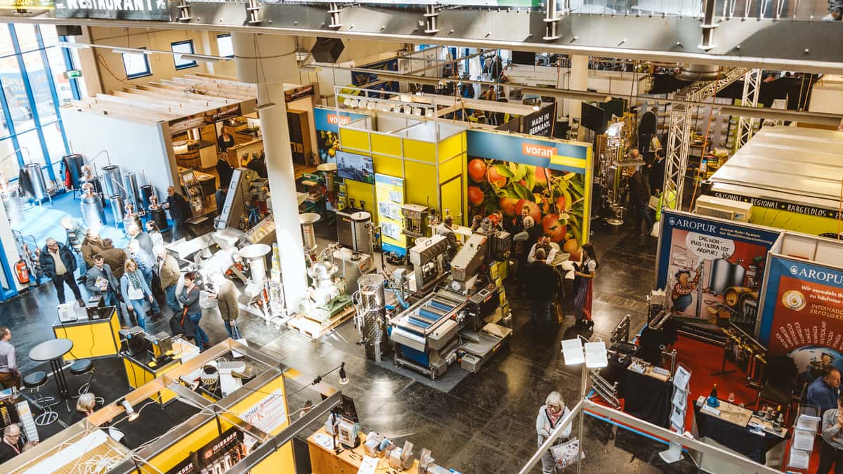 Kommt zu Tisch - auf dem Feld